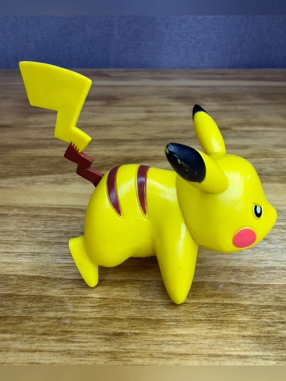 Pokémon Pikachu Figure 2011 JAKKS All Fours Pose, Yelling Expression Toy